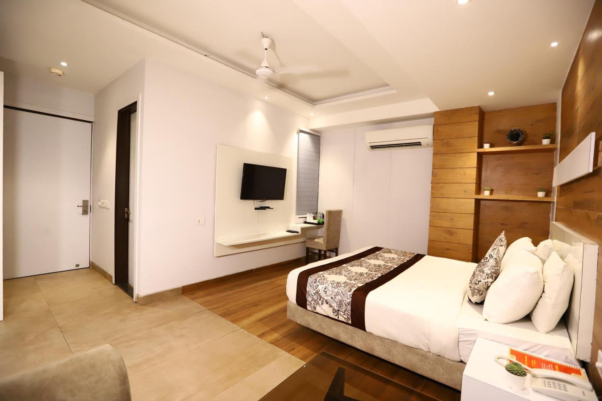 Hotel Kelvish Free Airport Pickup Nuova Delhi Esterno foto